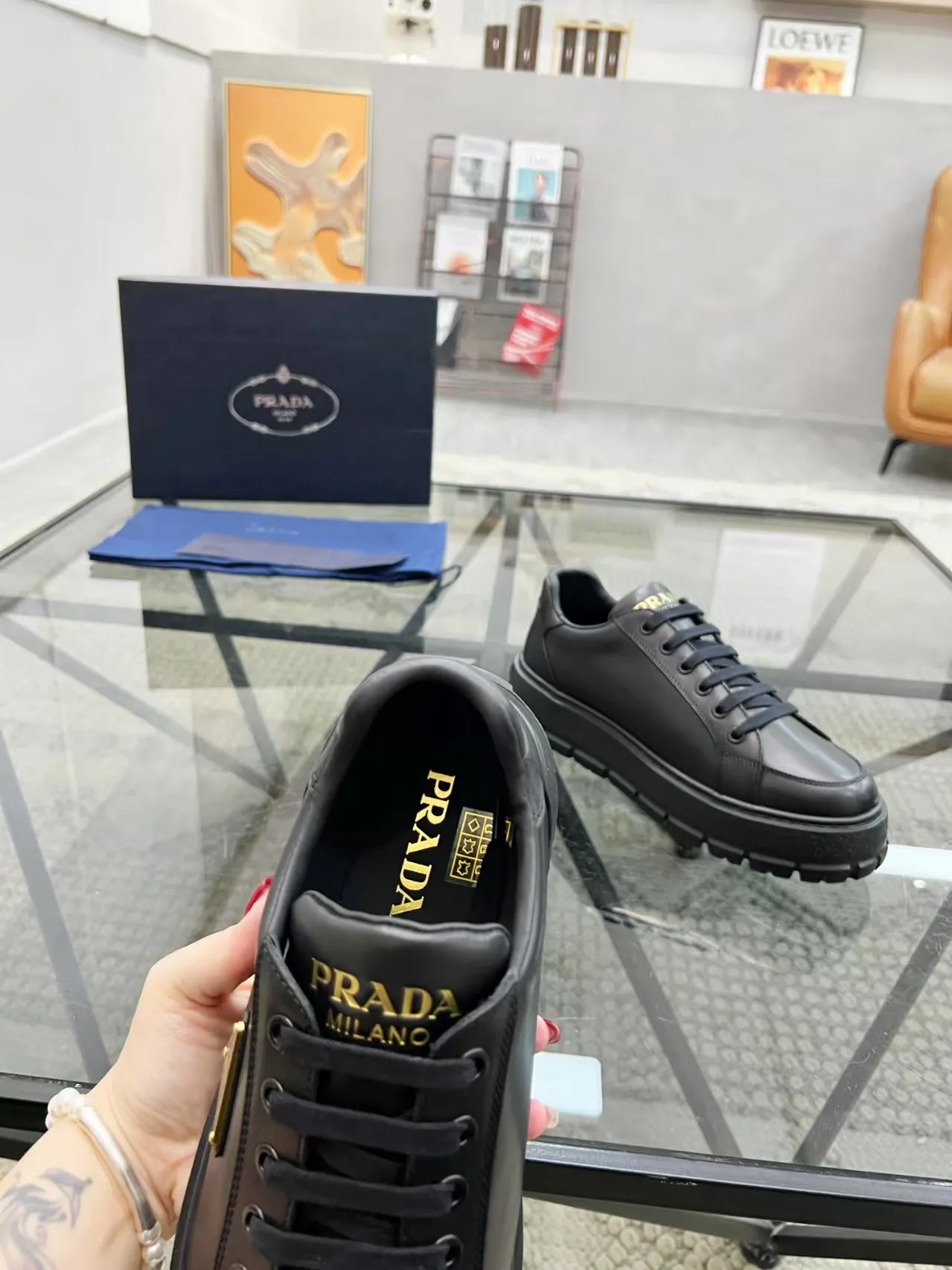 Men's Men's Shoes 💰440 [New Style] 🎍🎍Prada Prada's new men's leather sneakers, the highest version on the market, any comparison is welcome🆚! The original leather has excellent texture and is super high-end! Fetal sheep net lining imported from Italy, removable pad! Luxurious materials and fine workmanship, highly recommended! Code: 38-44 (45 can be customized